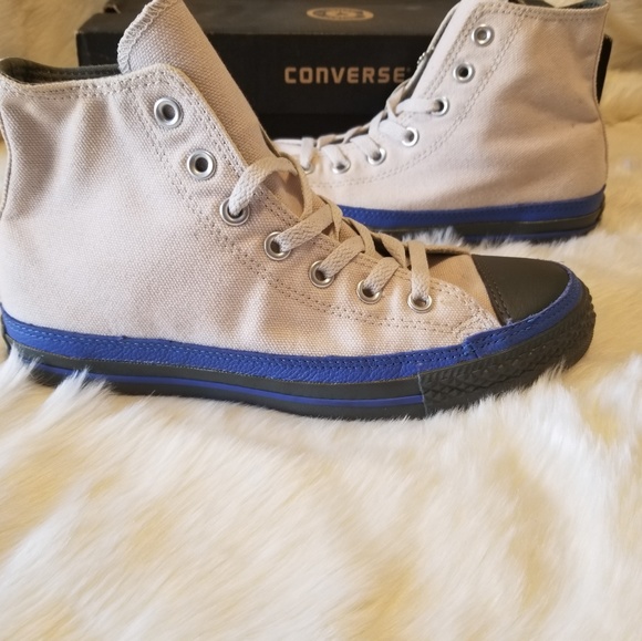 *SOLD*Converse 08 Century Hi Tops - Picture 4 of 7